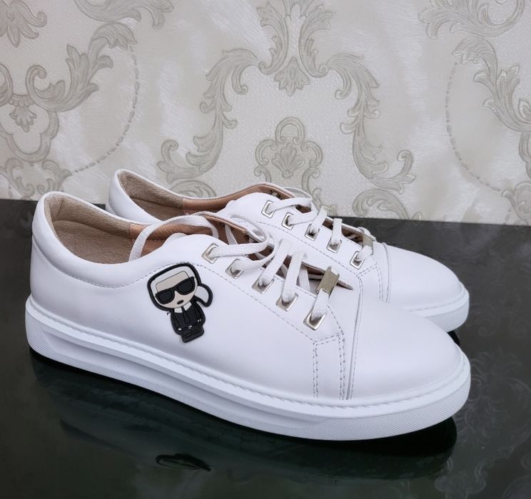 Туфли и кроссовки