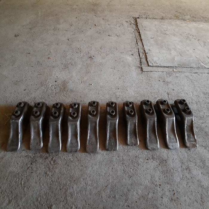 Зубя от ковша погрузчика