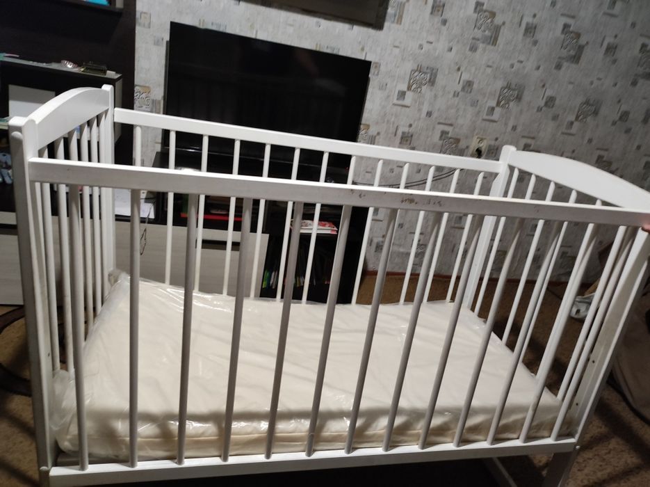 Продам детскую кроватку