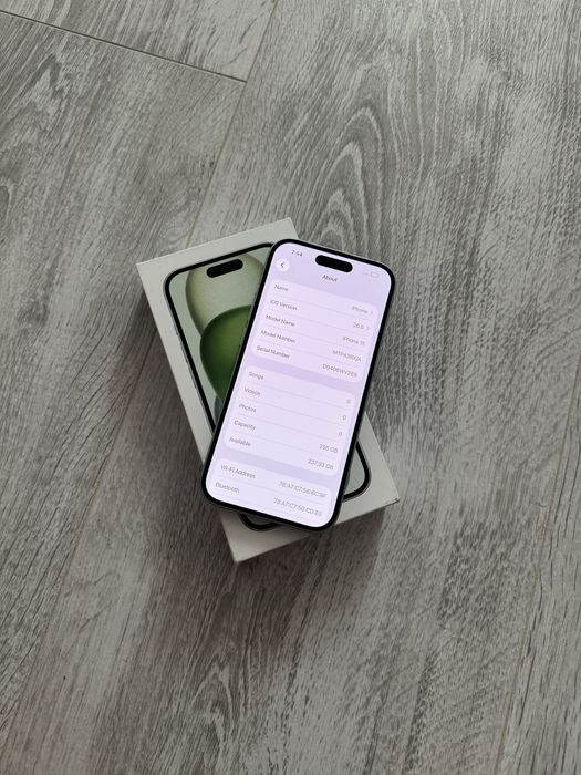 Vand iPhone 15 256gb 90%