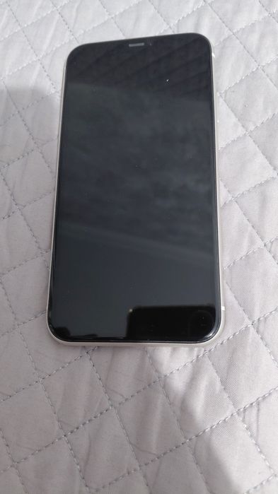 Айфон 11 сатылады.