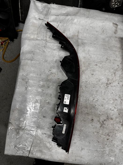 Stop stânga bară spate audi q7.4m.cod:4m0945095.