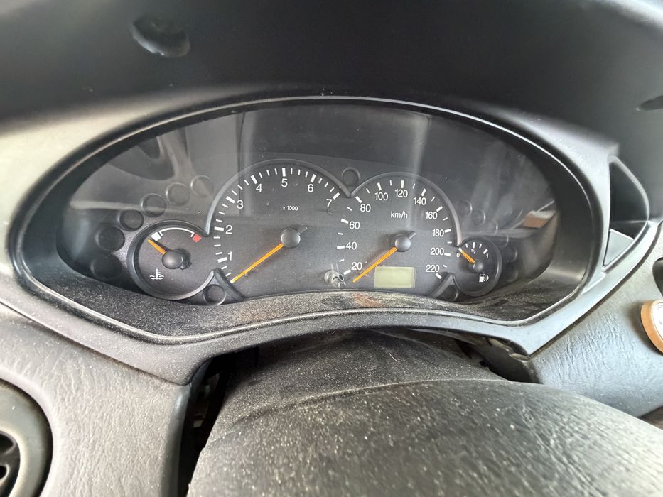 Форд  фокус 2.0 130кс 1999г бензин На Части