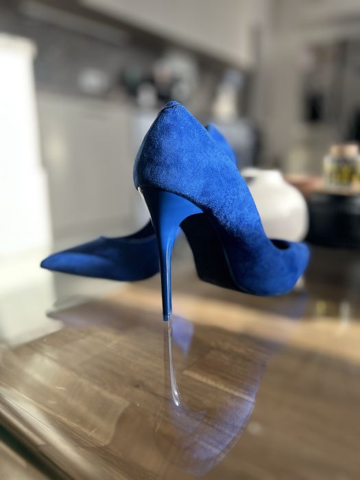 Обувки на висок ток