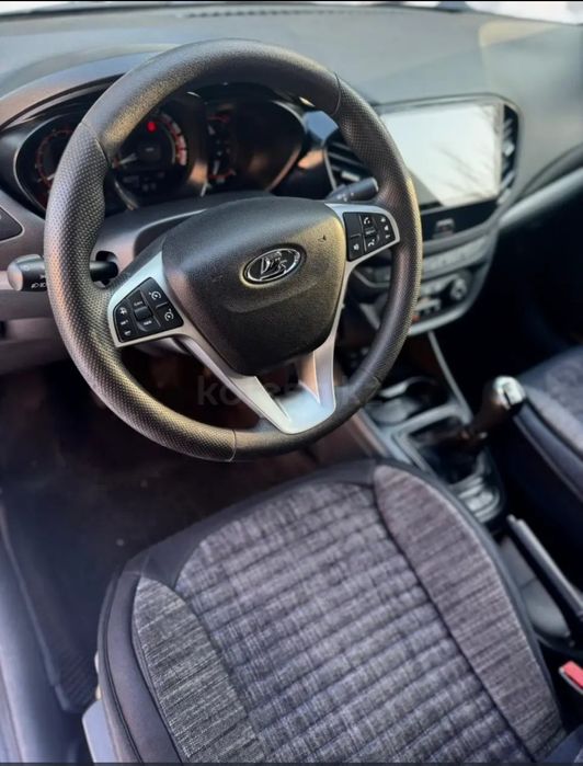 Лада Веста в хорошем состоянии.