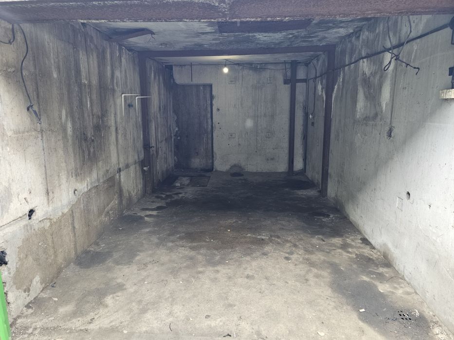 Гараж в аренду возле АДК