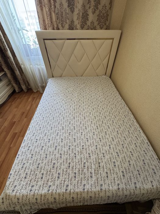 Двухспальная кровать