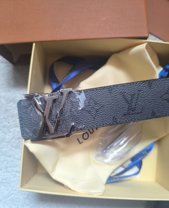 Различни модели колани