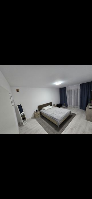 Închiriez garsonieră