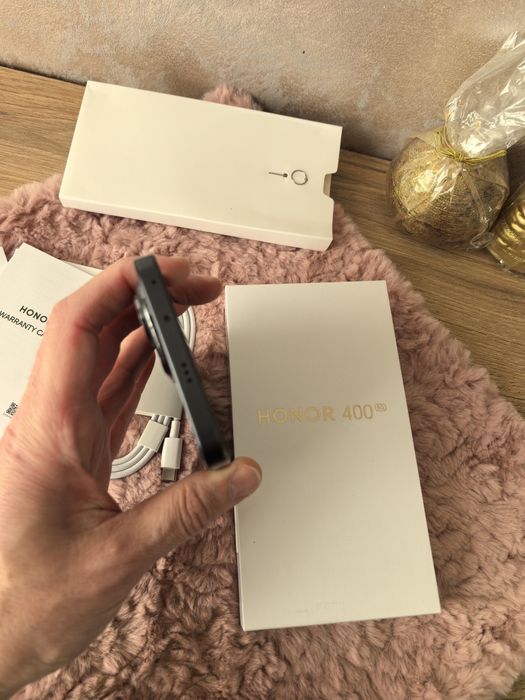Запечатан в гаранция до 2027 година-Honor 400 с подарък!