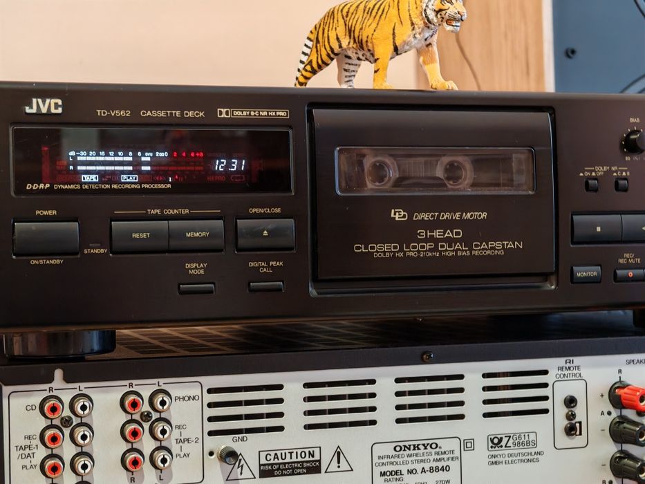 Jvc TD-V562. 3 Head DDD Direct Drive. Deck top, Japan. Preț fix !