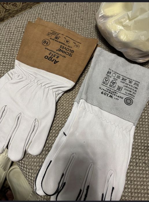 Спецовка новая перчатки сварочные