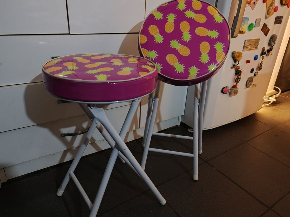 Scaun pliabil metalic mov blat rotund