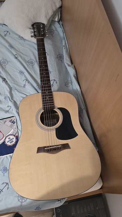 Vand chitara acustica