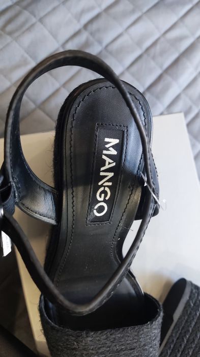 Mango Сандали с подарък чанта DKNY