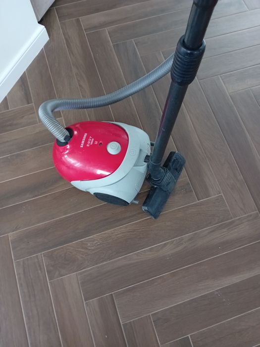 aspirator cu sac samsung 1600w putere mare impecabil saci de rezerva