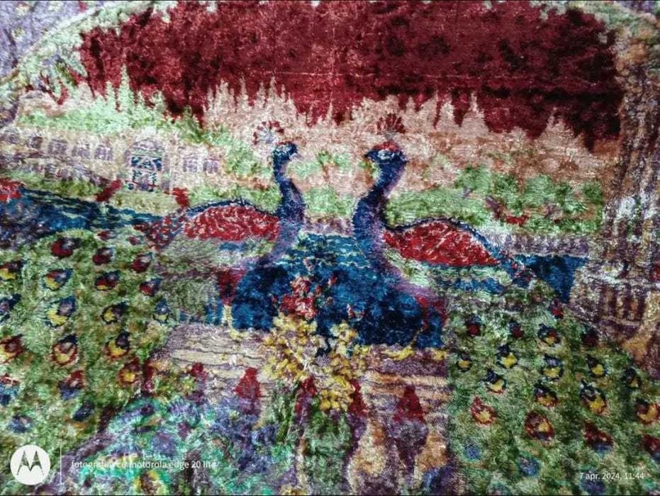 Vând carpetă persană cu păuni