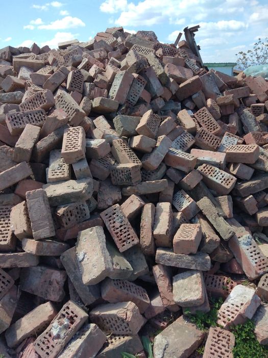 Cărămidă din demolari