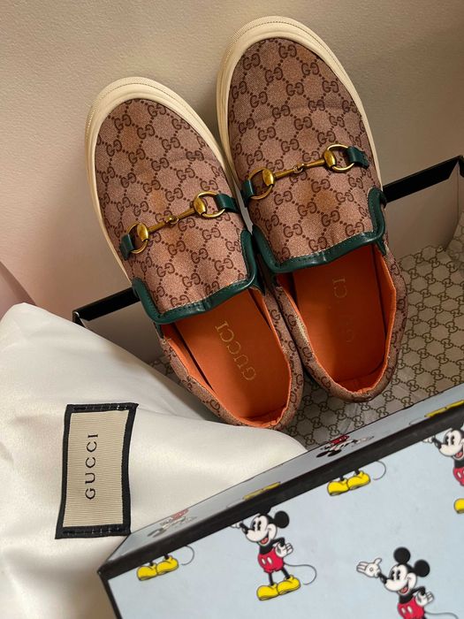 Красивые кроссовки и макасины