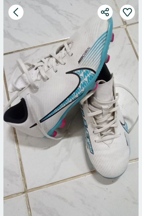 Zara обувки No 36. Runners обувки No 36. Nike бутонки No 36.
Runners детски високи спортни обувки No 36, 5€
Zara високи обувки No 36-със забележка 5€