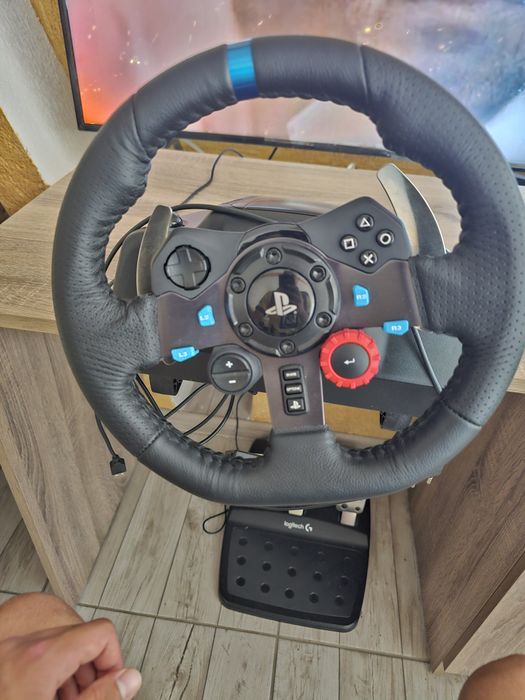 Logitech G29 с педали – почти нов, използван само 5,6 пъти!