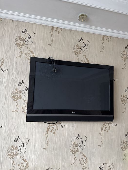 Продам телевизор , экран не работает