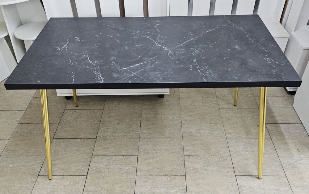 Стол кухонный (стулья не продаём, цена за стол)