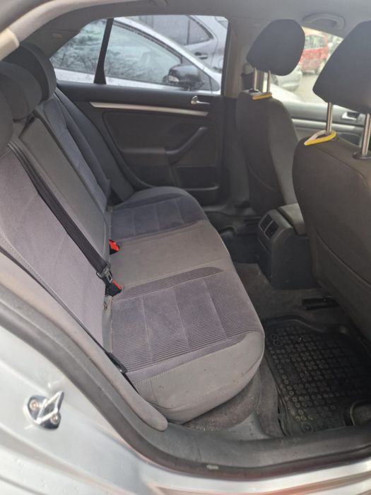 Vând Volkswagen Jetta 1.9TDI