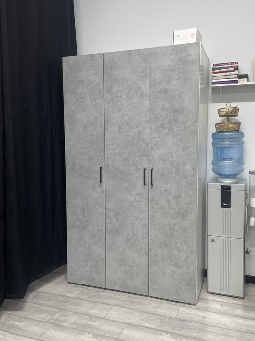 продам шкаф с вешалками