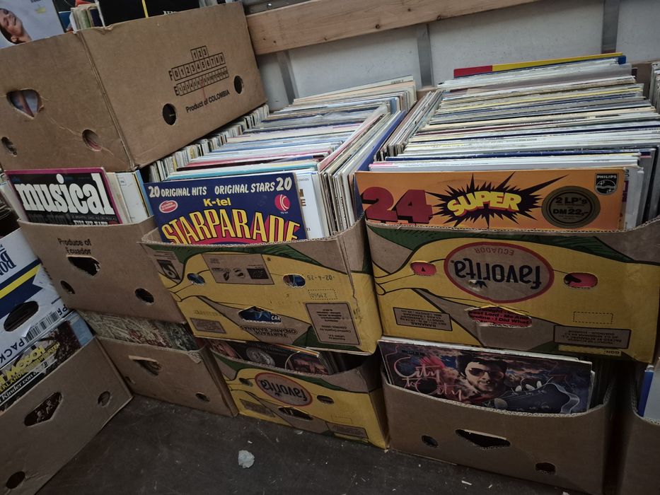 Lot Discuri Vinil colectie 200 LP muzica  usoara mixta