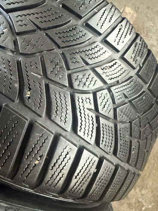 2x Anvelope iarna 215/55 R17 - GoodYear Ultra Grip Performance +