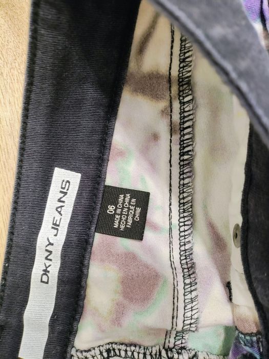 Дамски шарен панталон DKNY