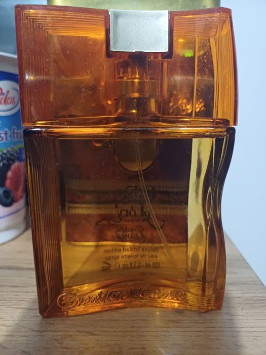 Продавам  парфюм луксозно издание  ограничена серия