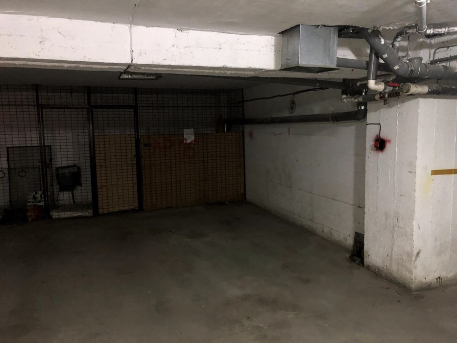 Inchiriez garaj subteran Otopeni, Str. Floare de Cais