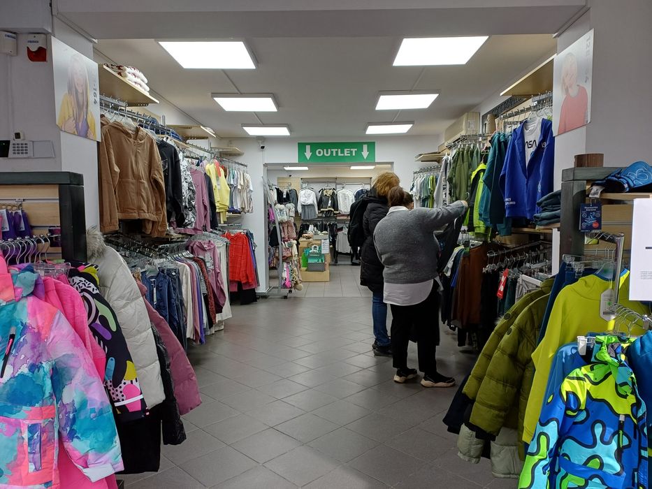 Inchiriez spatiu comercial