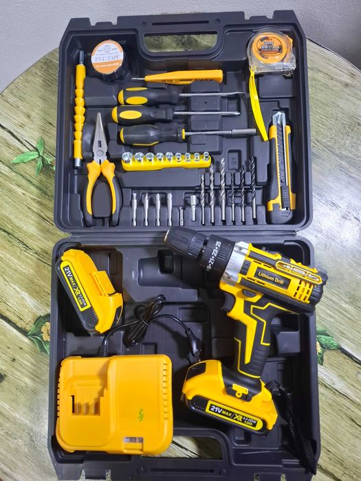 Set Bormasina + 30 accesorii cu 2 Acumulatori 21V