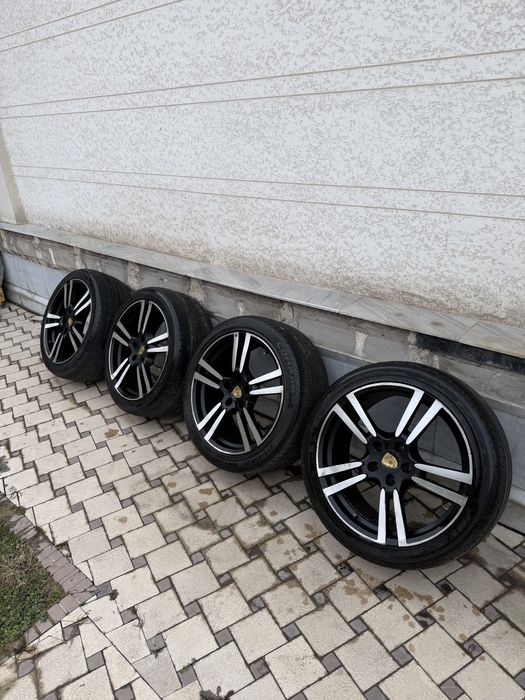 Продам PORSCHE диски + Балон  275/40 R20 Состаяние Отличное