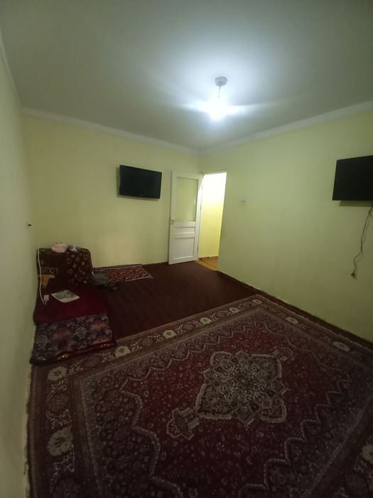 Sotiladi 2 xona 2 mikrorayon 1 etaj