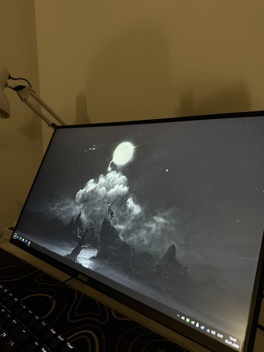 Продам мониор 280 Гц в идеальном состоянии