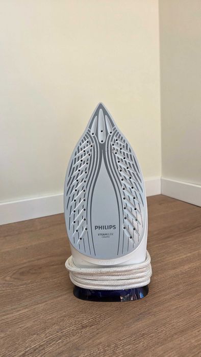 Парна ютия Philips EasySpeed Plus – 2200W