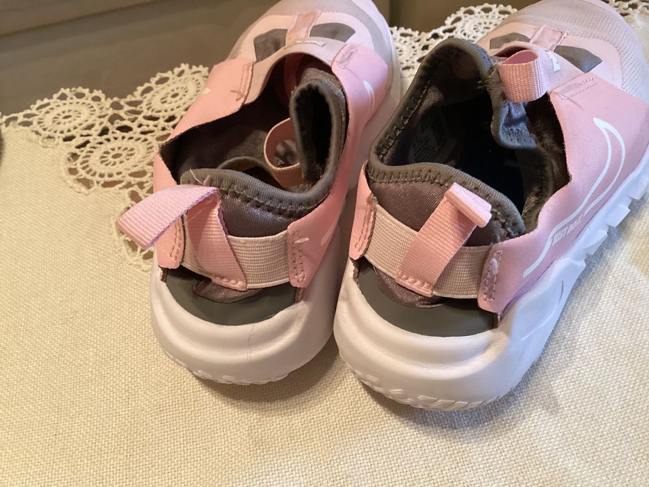 Nike №36 и Skechers №36