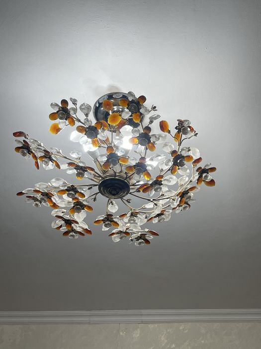 Продается люстра