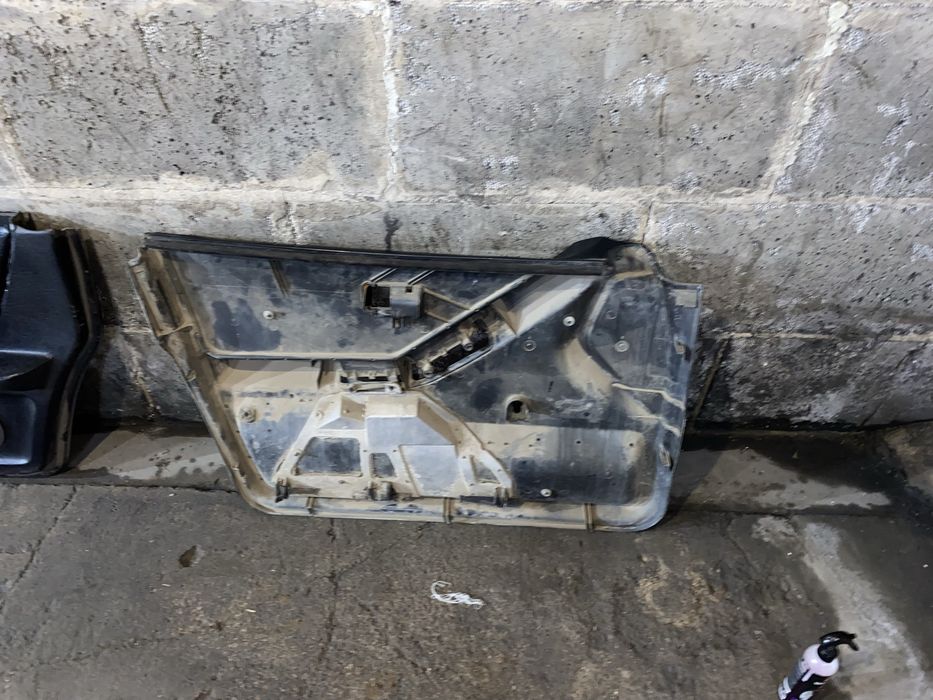 Продам дверные  карты ауди 80 б4