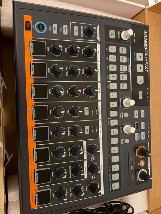 Arturia Drumbrute Impact