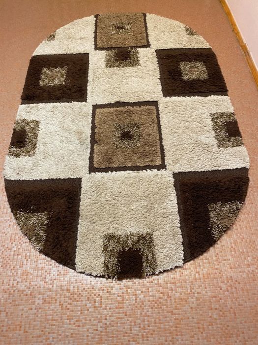 Продам овальный ковёр 1,5×2,20 м