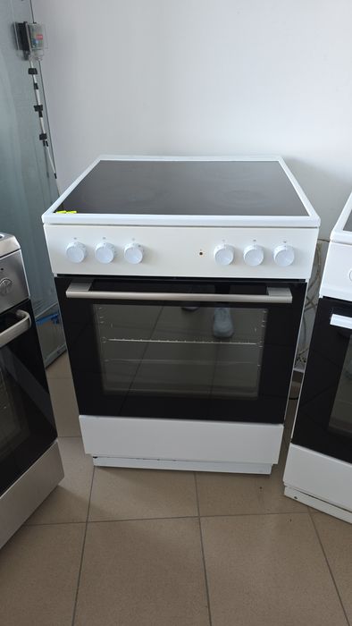 Свободностояща печка с керамични котлони Gorenje