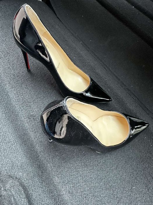 Елегантни обувки с червен ток • Christian Louboutin •