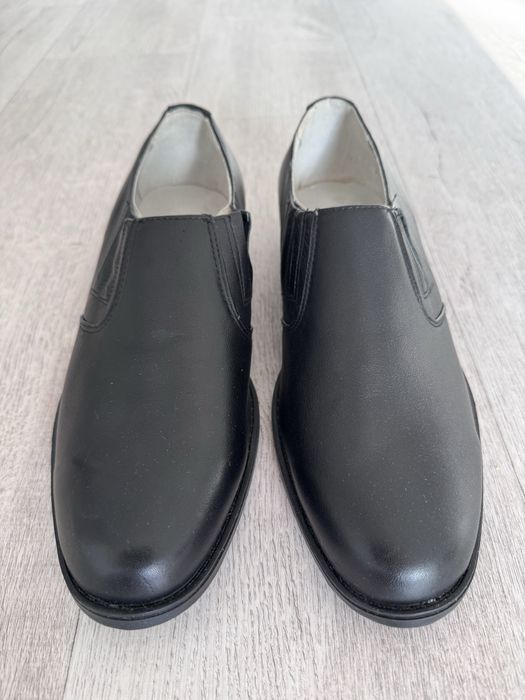 Продам ботинки, туфли