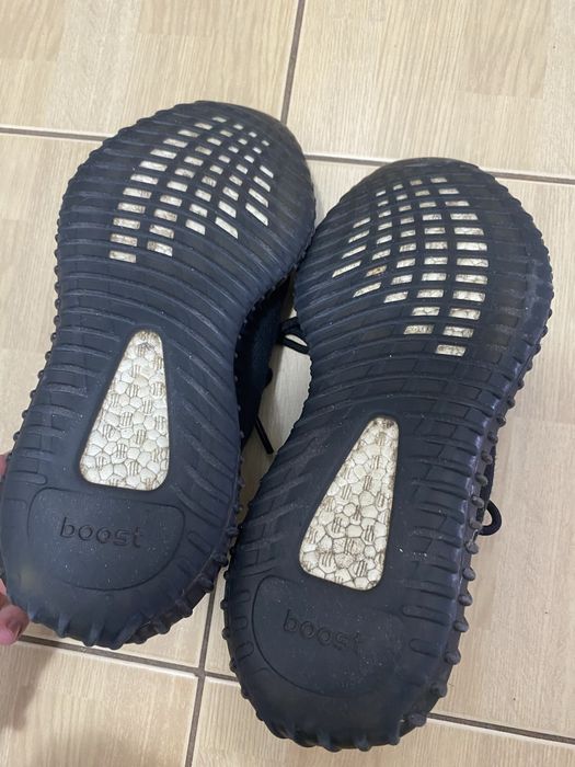 yeezy 350 onyx black 40