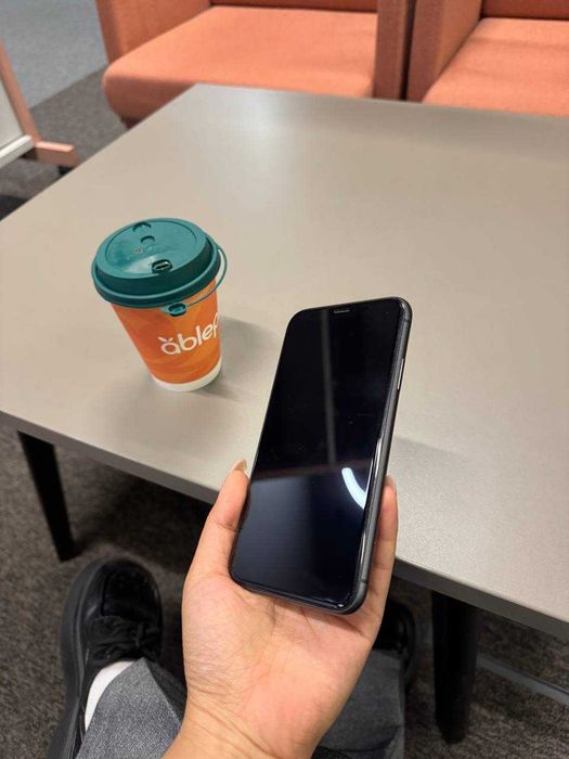 iPhone 11 (Айфон)